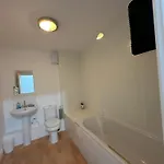 Curwen - 2 Bedrooms - Sleeps 6 Lejlighed