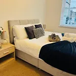 Curwen - 2 Bedrooms - Sleeps 6 アパート *