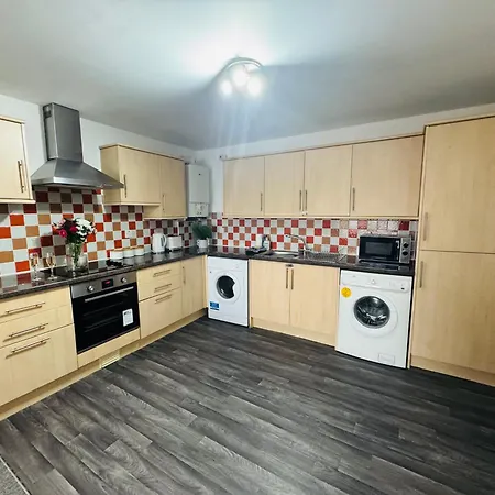 Daire Curwen - 2 Bedrooms - Sleeps 6 Workington