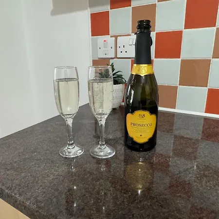 Curwen - 2 Bedrooms - Sleeps 6 Workington