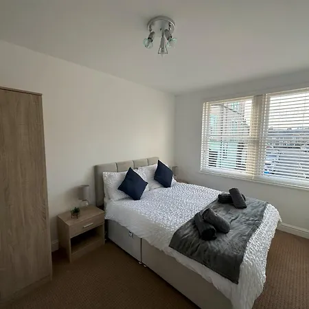 Curwen - 2 Bedrooms - Sleeps 6 * וורקינגטון