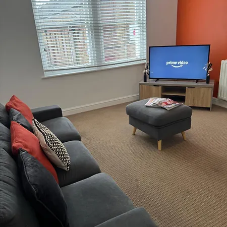 Curwen - 2 Bedrooms - Sleeps 6 דירה וורקינגטון